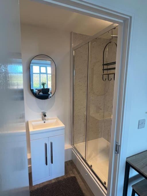 Abbotsbury 1 Bed Studio Opposite Uwe Free Parking بريستول المظهر الخارجي الصورة